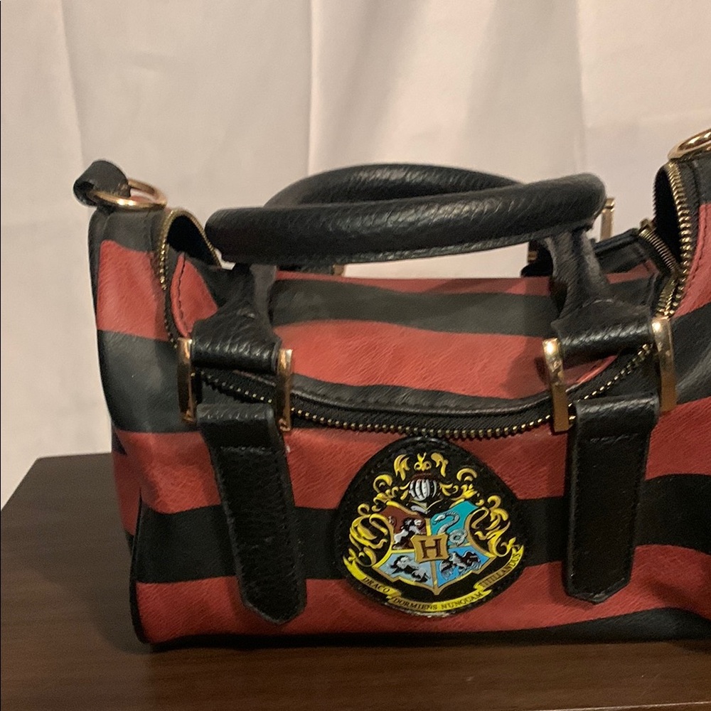 Warner Bros. Harry Potter Hogwarts Striped Mini Bag in Red and Black - Picture 9 of 13